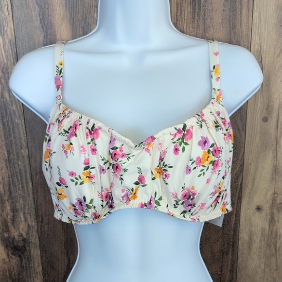 Shade & Shore Other - NWT Shade & Short Cream Vibrant Floral Bikini Top 38DD
